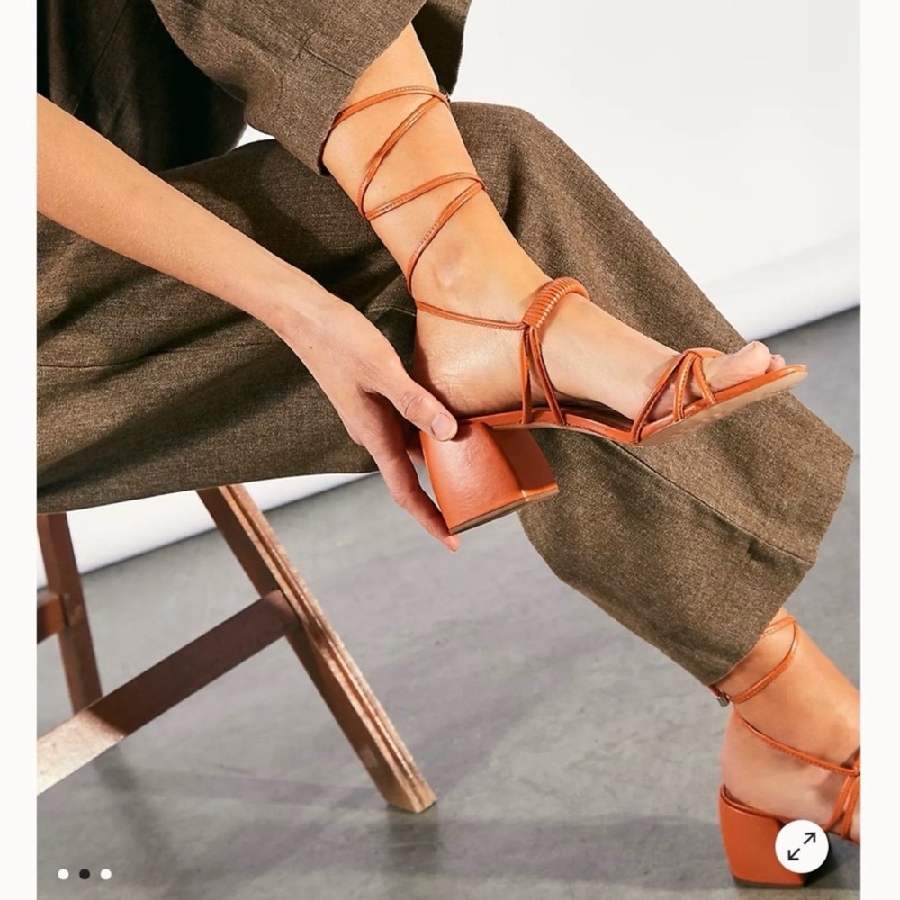 Vicenza Women’s sz 7 Love Struck Free People Block Heel Sandal Ankle Wrap‎ Tan
